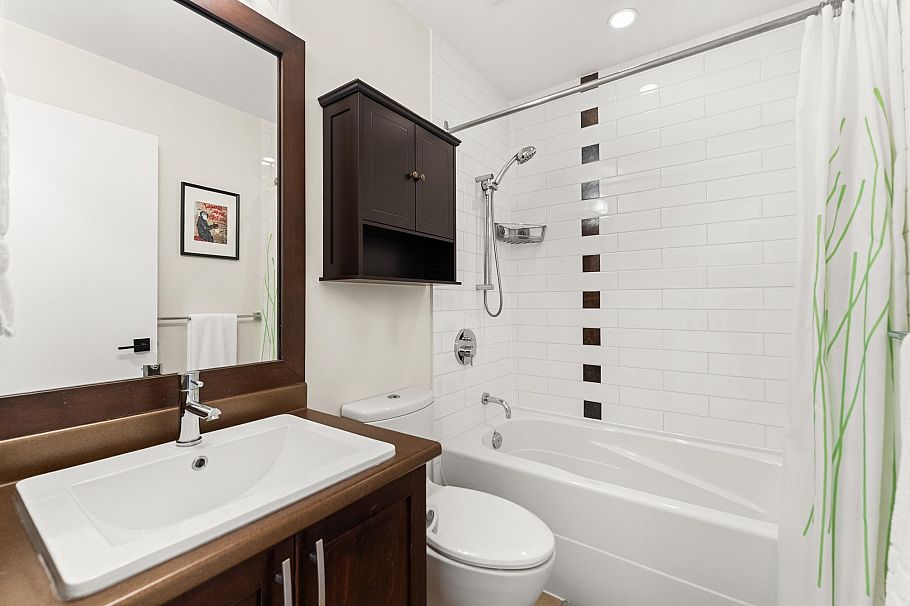 3 307 E 15th Street North Vancouver, BC - 35