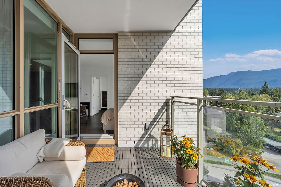 704 2375 Emery Court North Vancouver, BC - 18