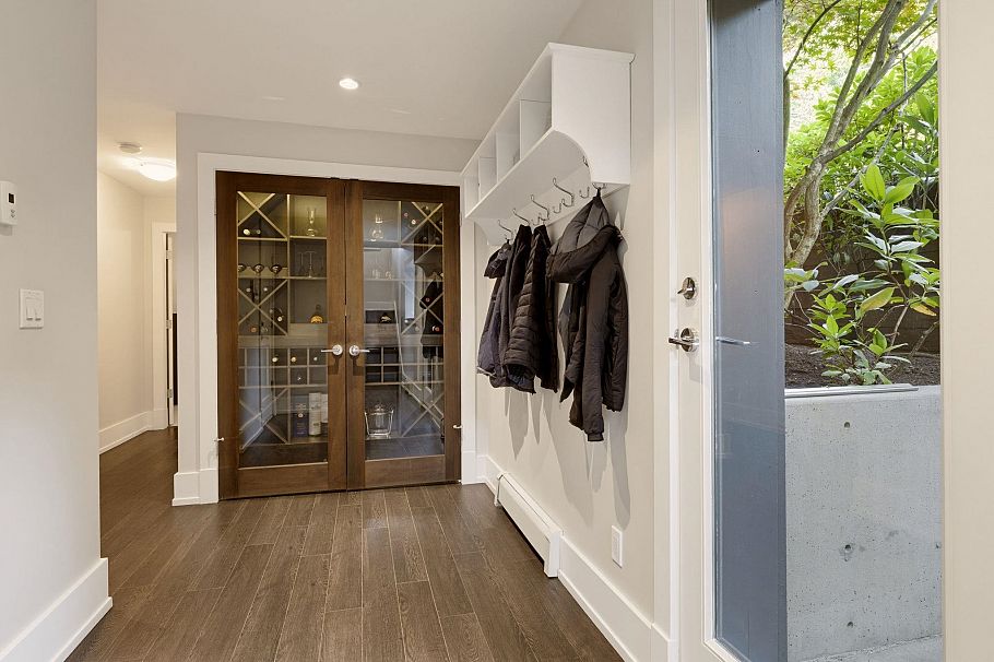 5008 Redonda Drive North Vancouver, BC - 27