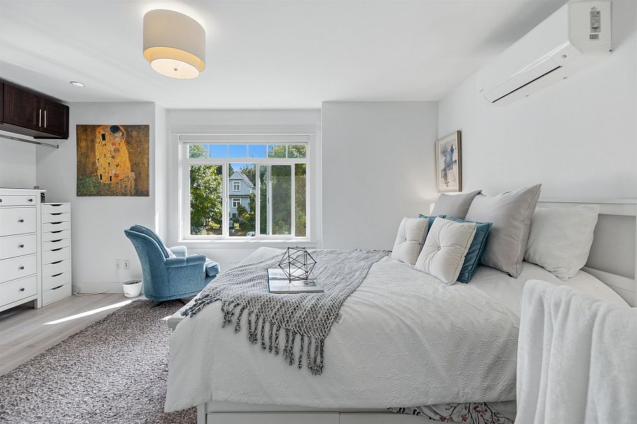 318 W 18th Street North Vancouver, BC - 19