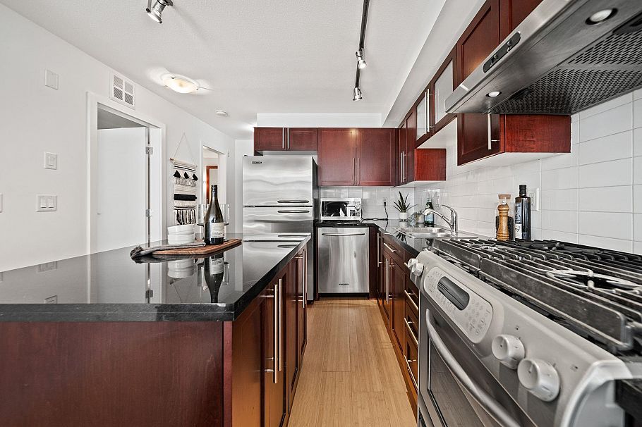 409 122 E 3rd Street North Vancouver, BC - 11