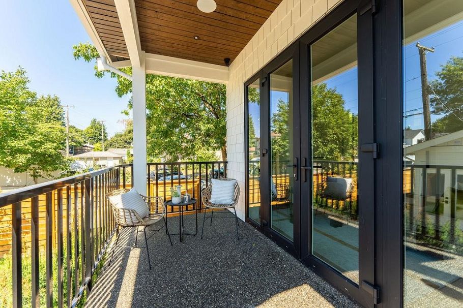 2598 E 16th Avenue Vancouver, BC - 4