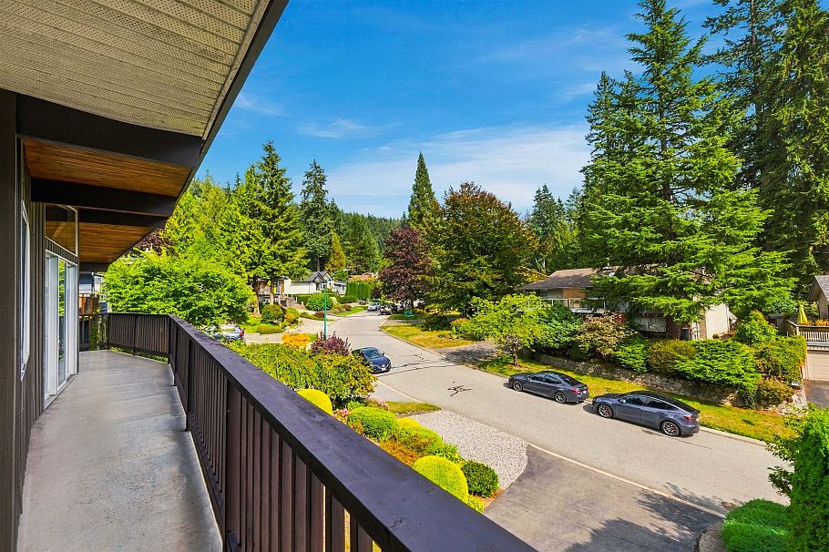 3773 Regent Avenue North Vancouver, BC - 24