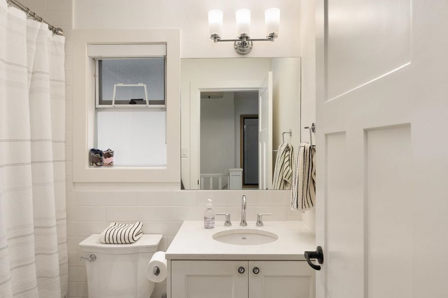 3558 Everglade Place North Vancouver, BC - 33