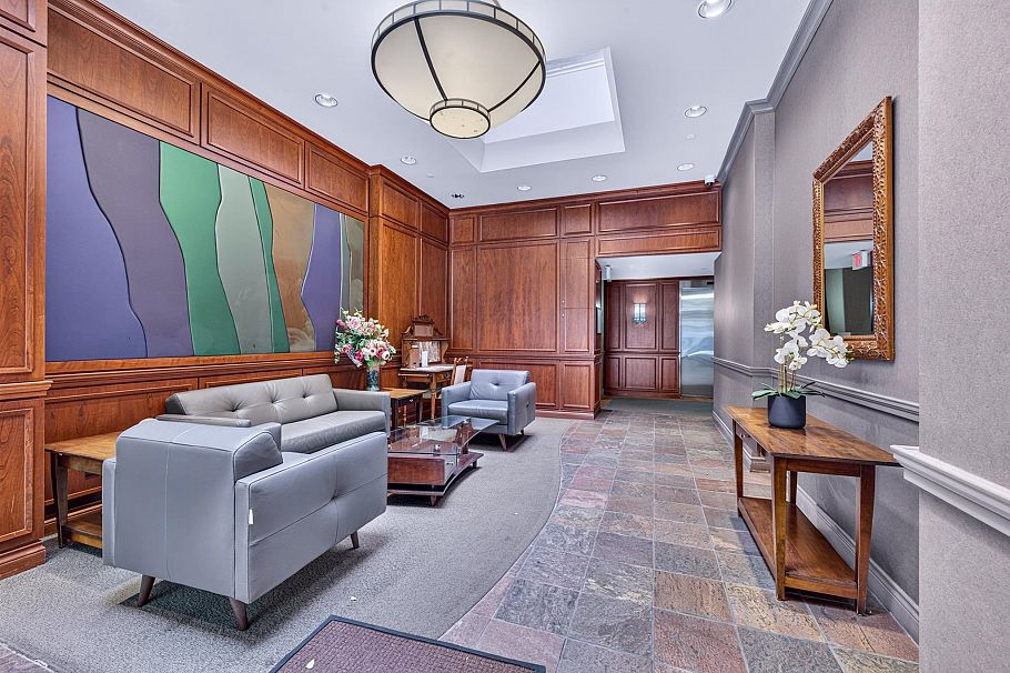 213 5770 Oak Street Vancouver, BC - 3