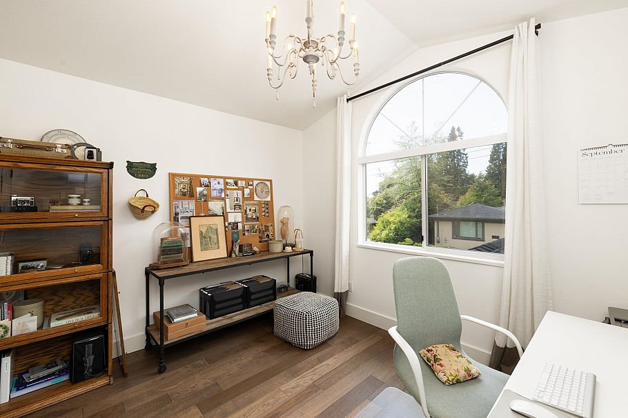 3558 Everglade Place North Vancouver, BC - 32