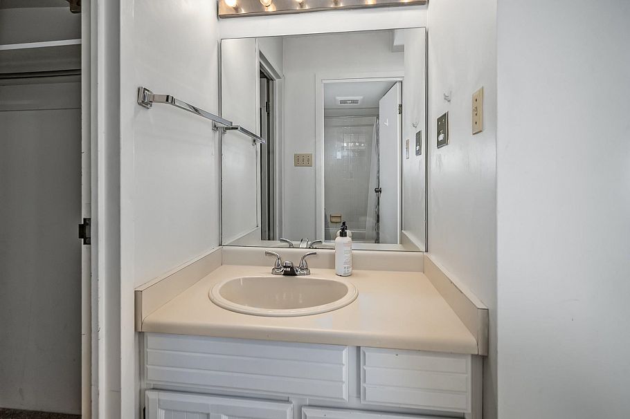 1101 1500 Haro Street Vancouver, BC - 25