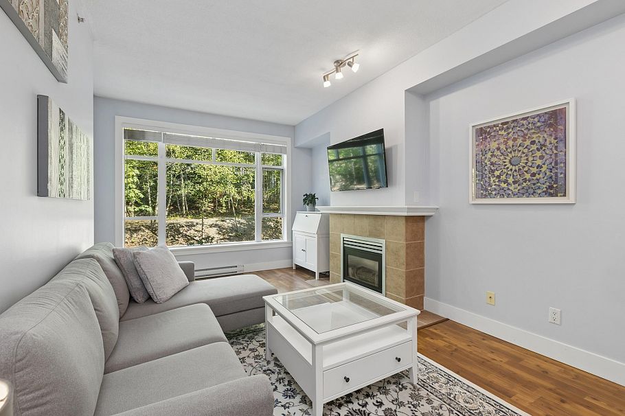 321 3600 Windcrest Drive North Vancouver, BC - 1