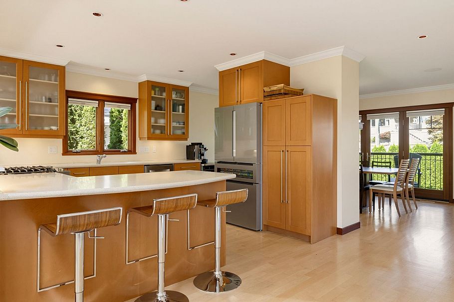 141 E Windsor Road North Vancouver, BC - 19