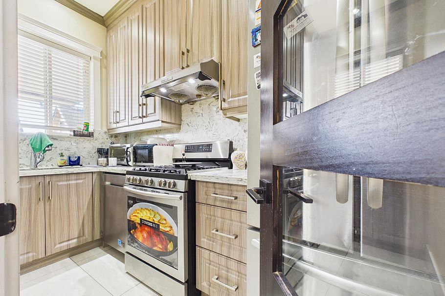 426 E 63 Avenue Vancouver, BC - 27