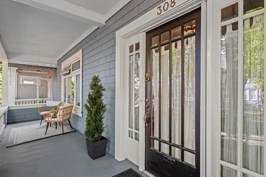 308 E 23rd Avenue Vancouver, BC - 2
