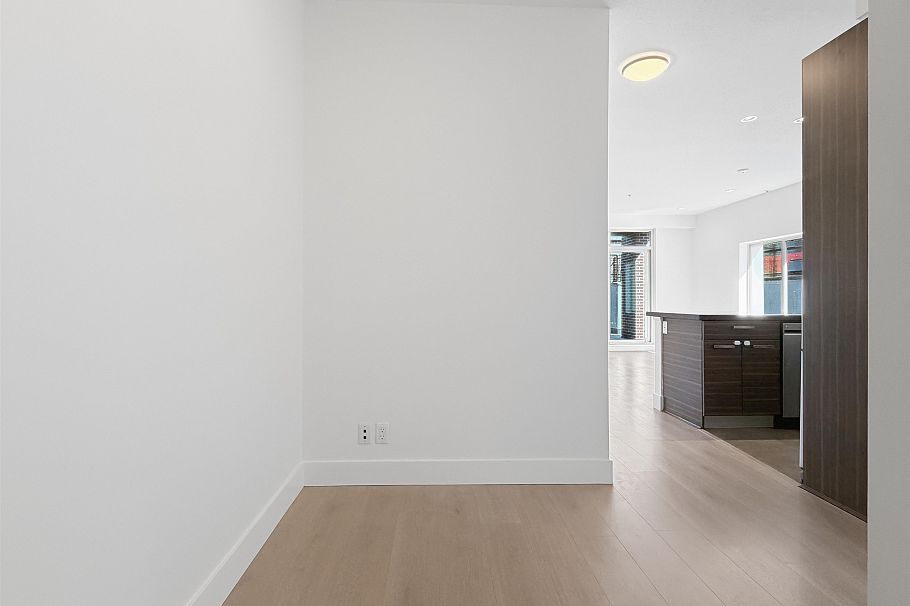 204 1273 Marine Drive North Vancouver, BC - 22