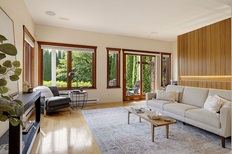 141 E Windsor Road North Vancouver, BC - 28