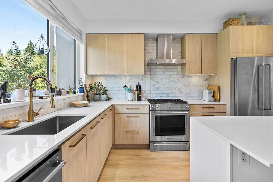 53 3597 Malsum Drive North Vancouver, BC - 14