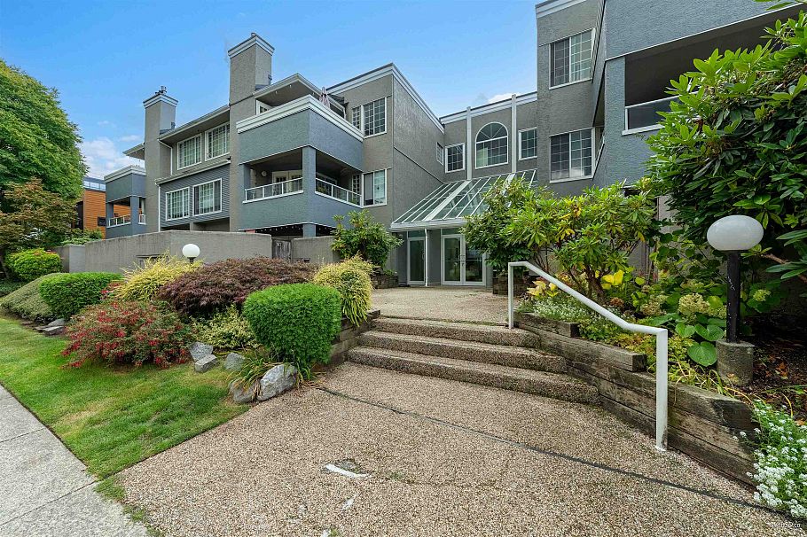 106 125 W 18th Street North Vancouver, BC - 17
