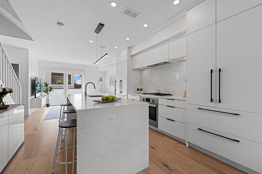 125 649 E 3rd Street North Vancouver, BC - 5