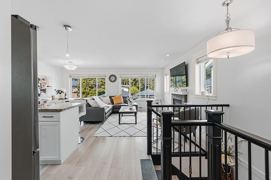 318 W 18th Street North Vancouver, BC - 15