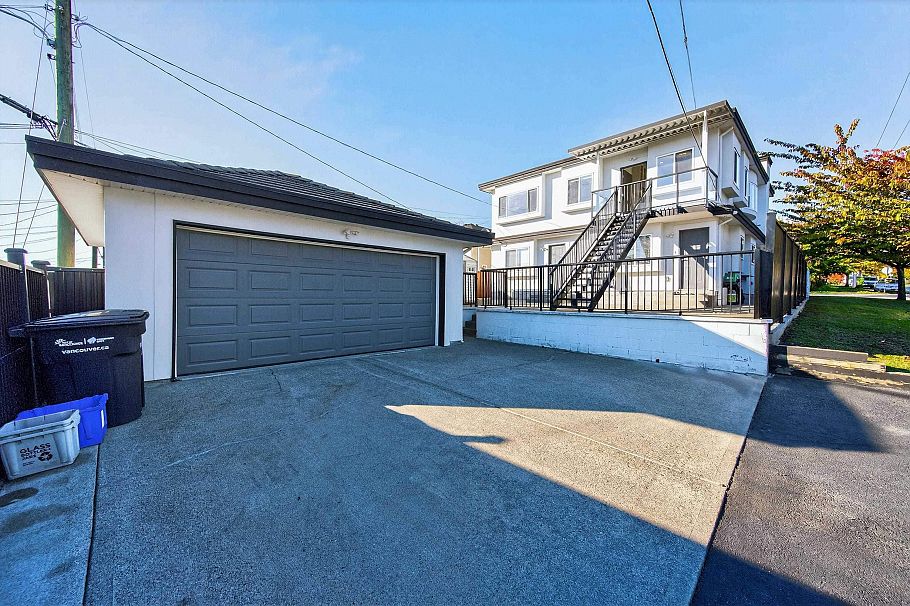 392 E 63rd Avenue Vancouver, BC - 28