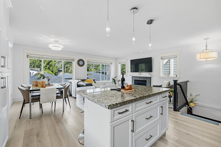 318 W 18th Street North Vancouver, BC - 14