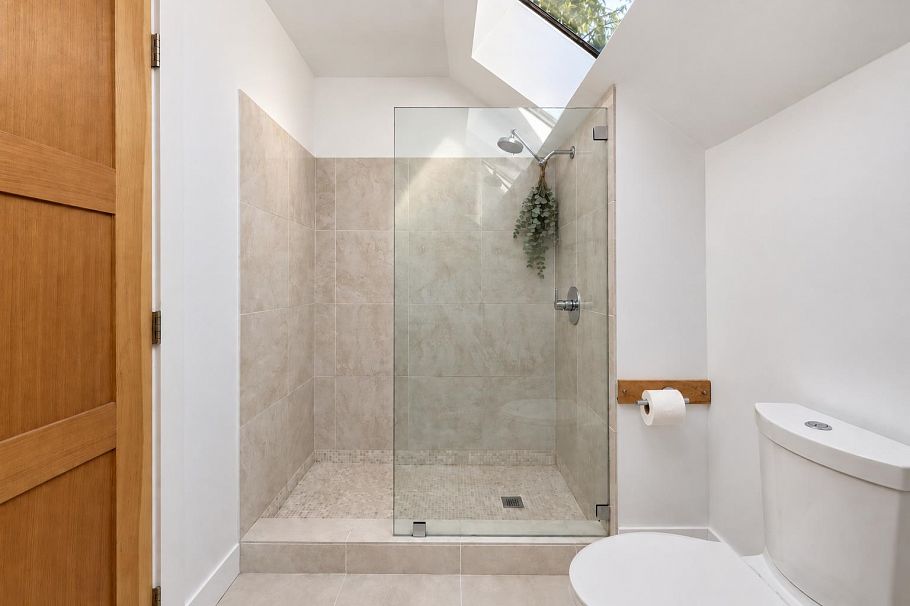 1458 Kilmer Road North Vancouver, BC - 24