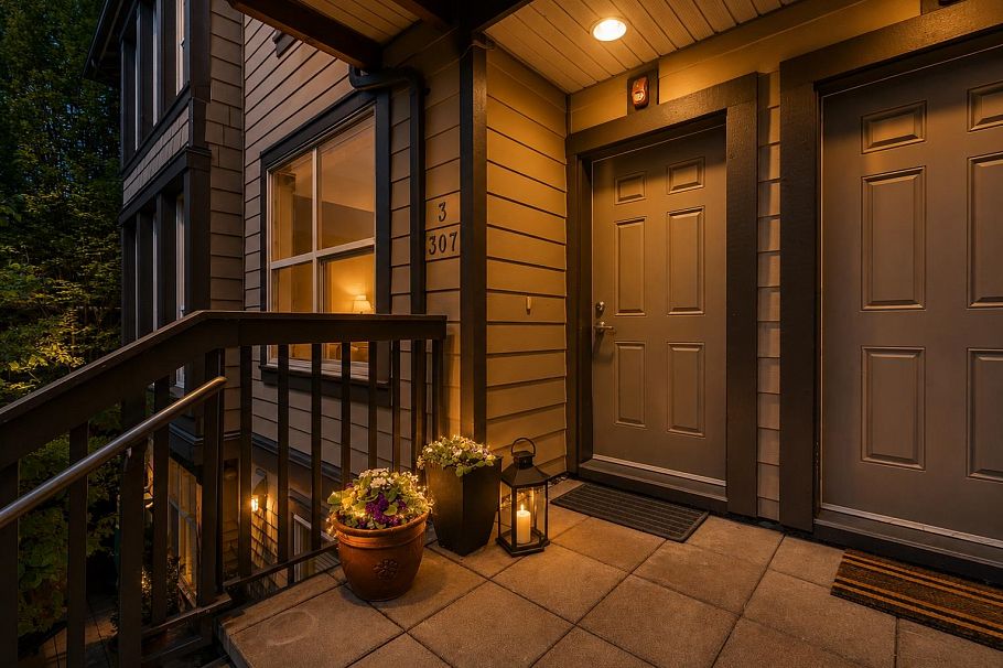3 307 E 15th Street North Vancouver, BC - 2