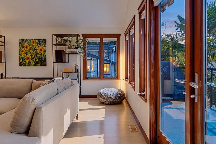 141 E Windsor Road North Vancouver, BC - 22