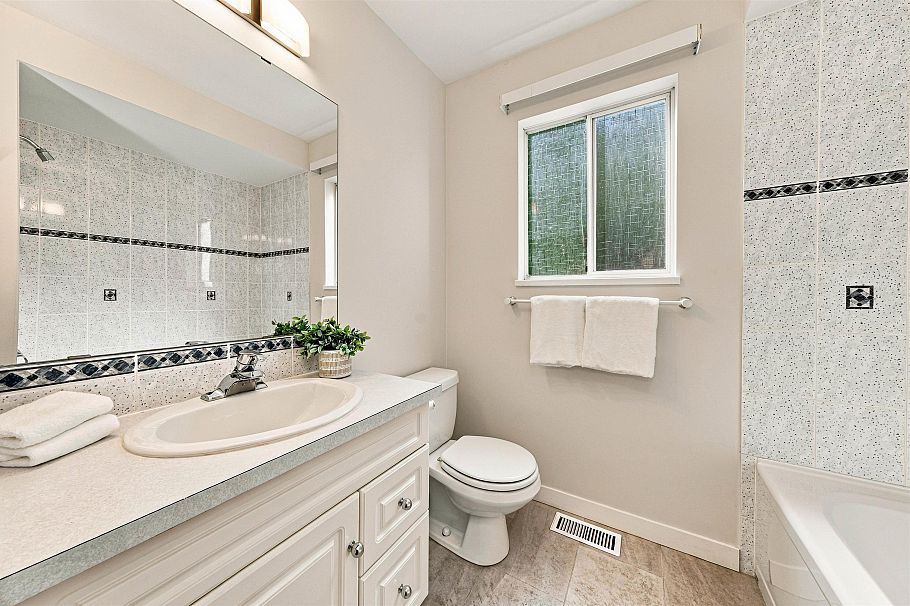 3773 Regent Avenue North Vancouver, BC - 14
