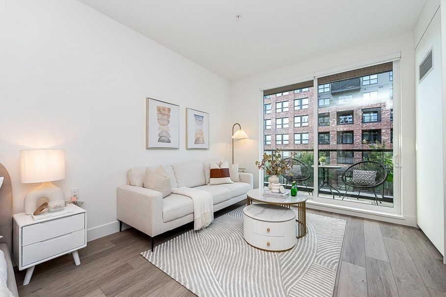 203 422 Lakewood Drive Vancouver, BC - 1