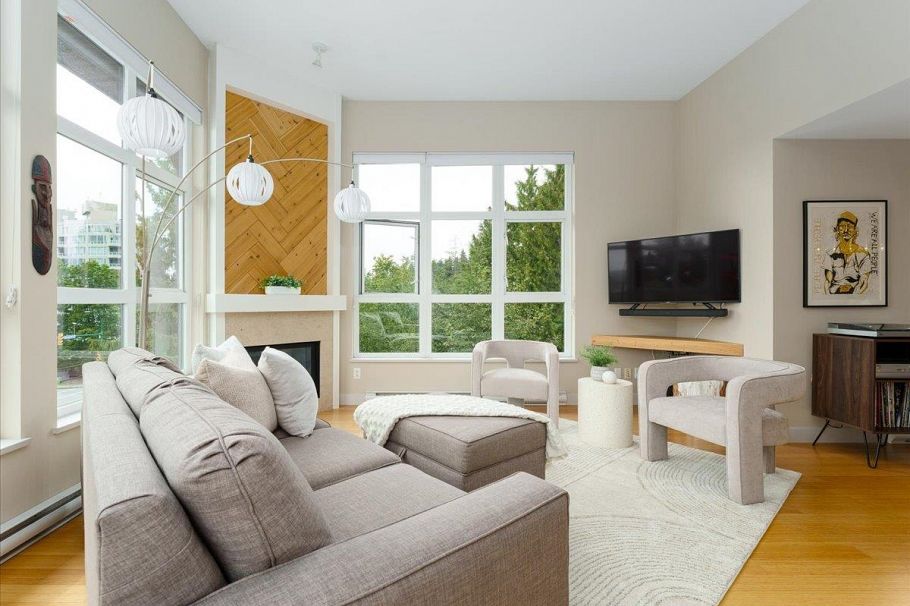 402 3732 Mt Seymour Parkway North Vancouver, BC - 4