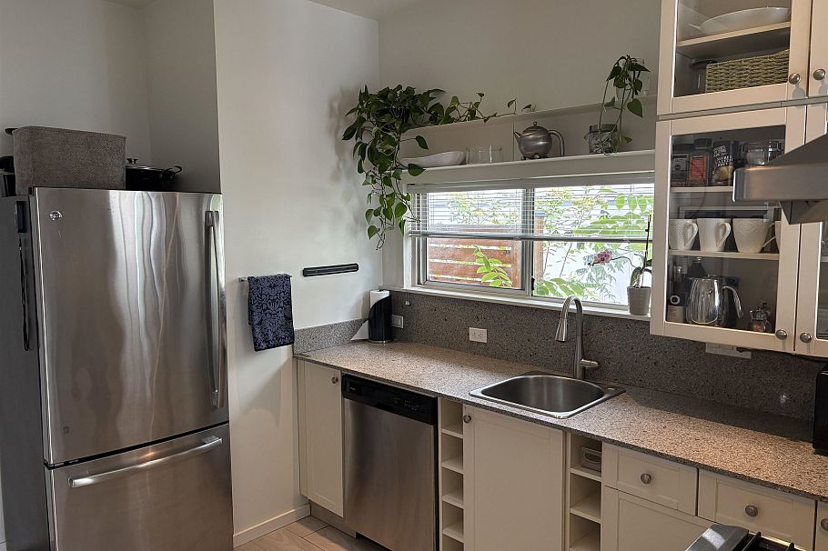 744 E 3rd Street North Vancouver, BC - 10