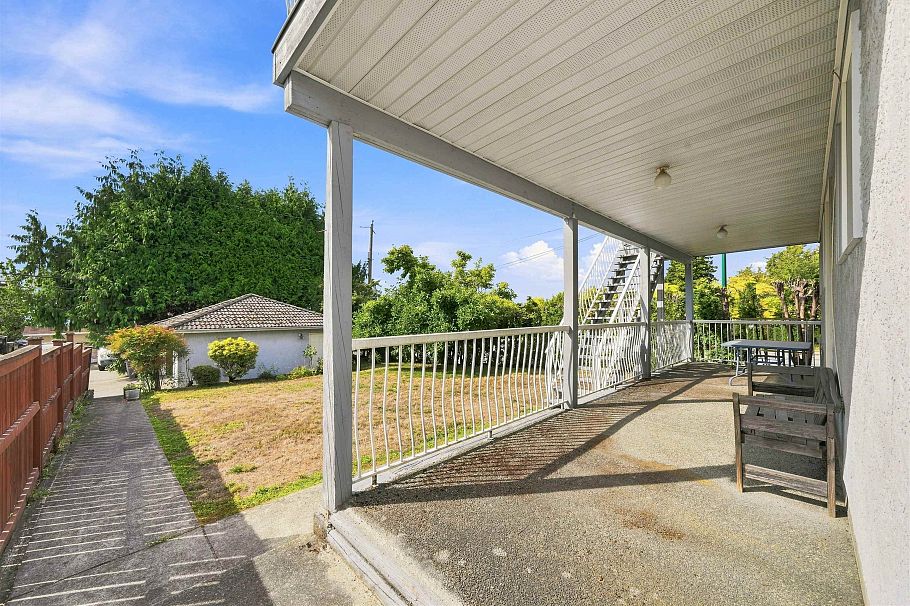 1708 Prestwick Drive Vancouver, BC - 10
