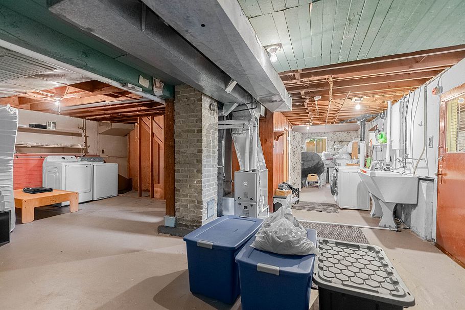 234 W St. James Road North Vancouver, BC - 11