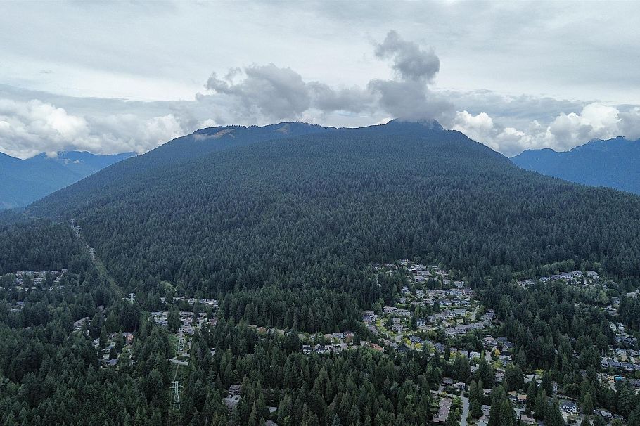 834 Hendecourt Road North Vancouver, BC - 28