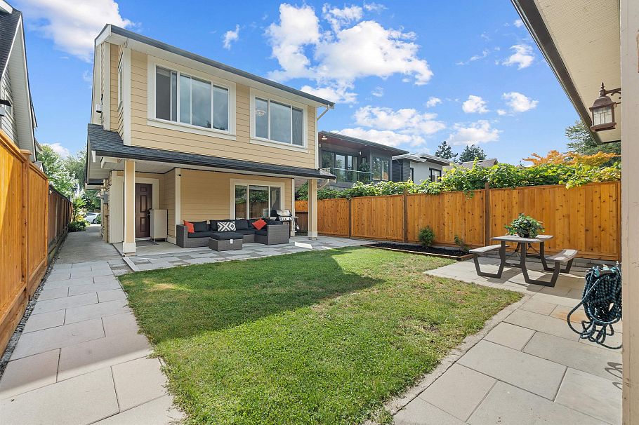 318 W 18th Street North Vancouver, BC - 36