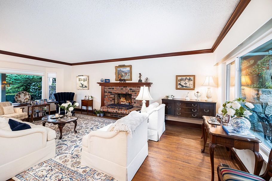 971 Canyon Boulevard North Vancouver, BC - 8