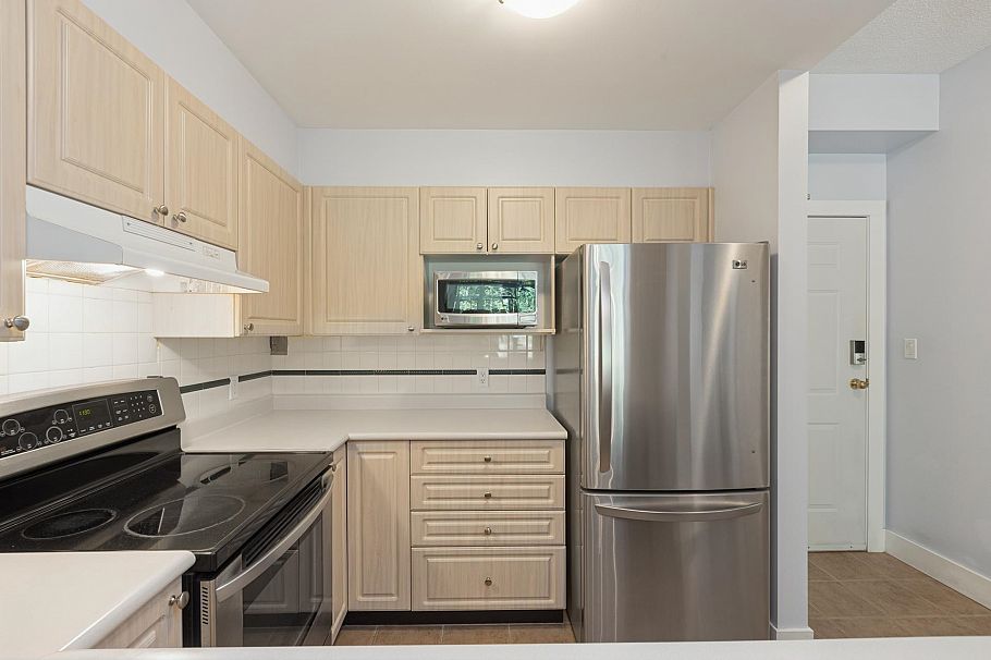 321 3600 Windcrest Drive North Vancouver, BC - 10