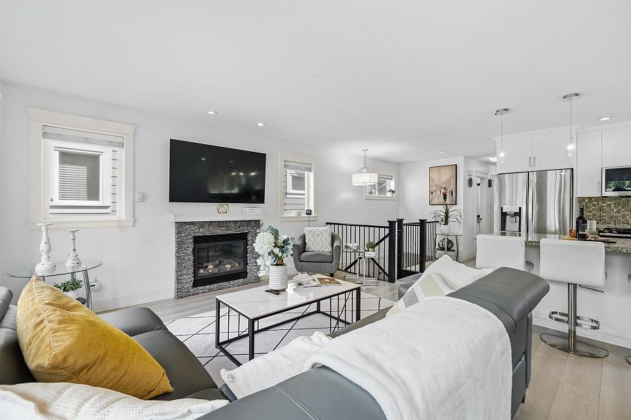 318 W 18th Street North Vancouver, BC - 7