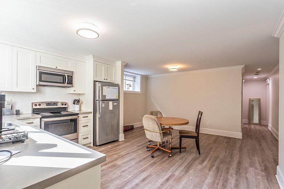 2228 Mahon Avenue North Vancouver, BC - 30