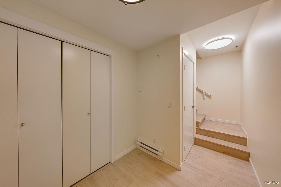 989 W 38th Avenue Vancouver, BC - 3