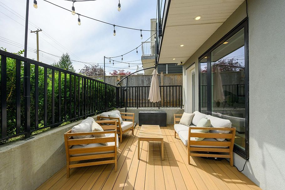 3 215 E 21st Street North Vancouver, BC - 33