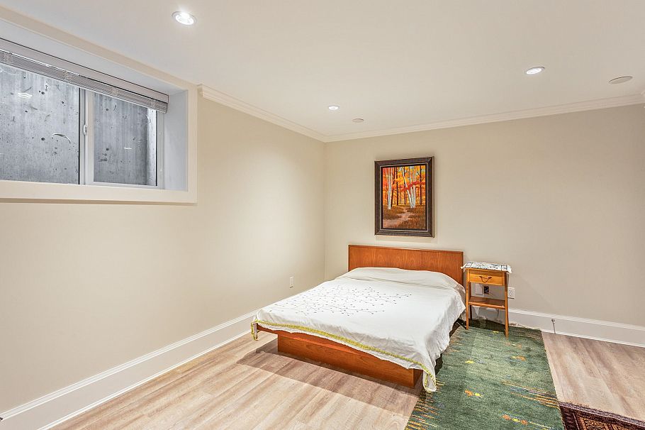 2228 Mahon Avenue North Vancouver, BC - 29