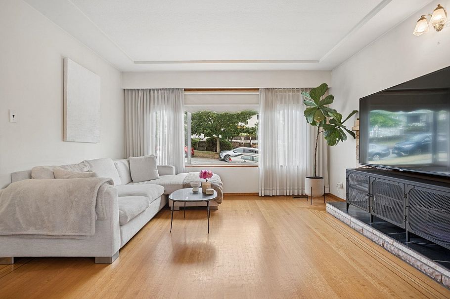 2780 E 8th Avenue Vancouver, BC - 13