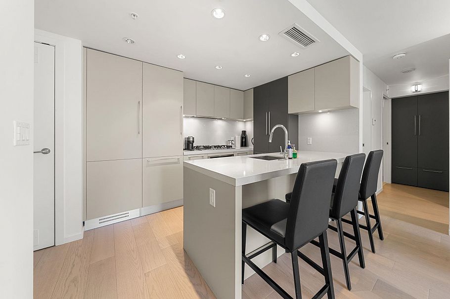 2501 1351 Continental Street Vancouver, BC - 3
