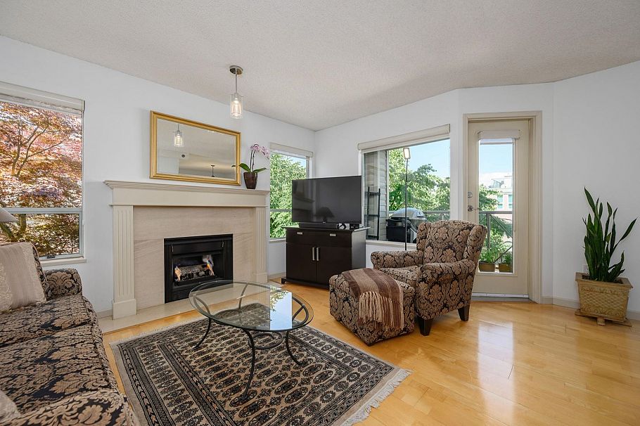 212 910 W 8th Avenue Vancouver, BC - 1