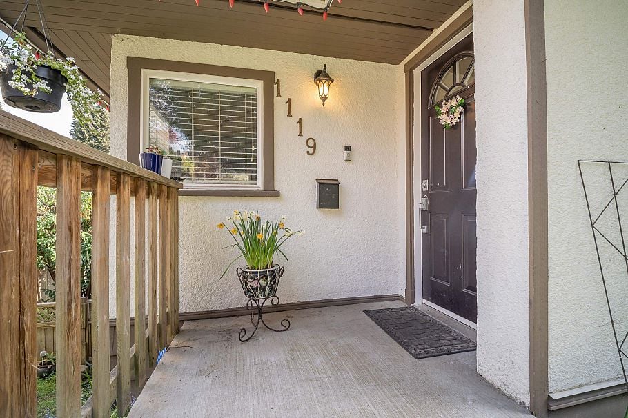 1119 Cloverley Street North Vancouver, BC - 4