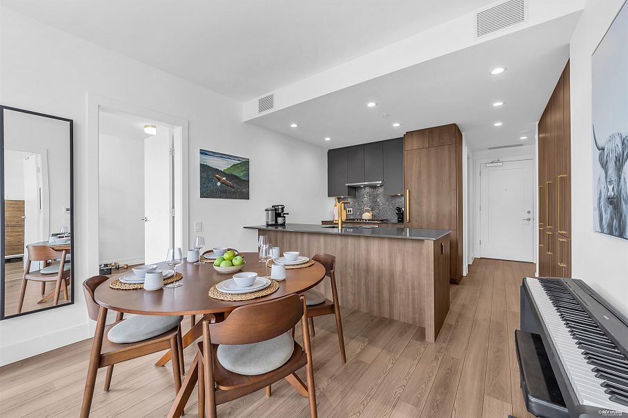 704 2375 Emery Court North Vancouver, BC - 4