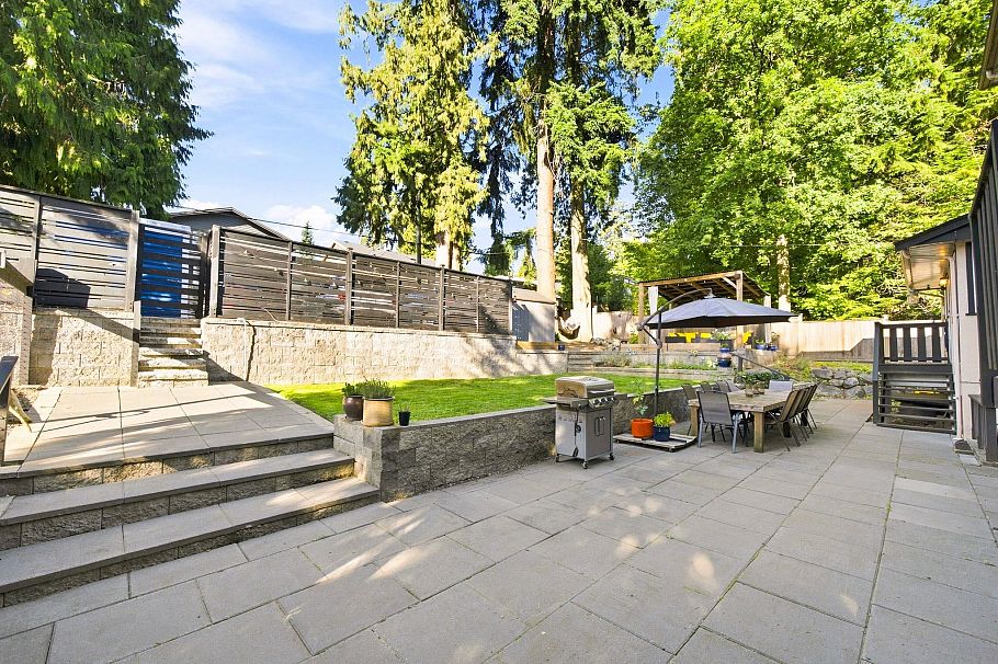 300 E 25th Street North Vancouver, BC - 33