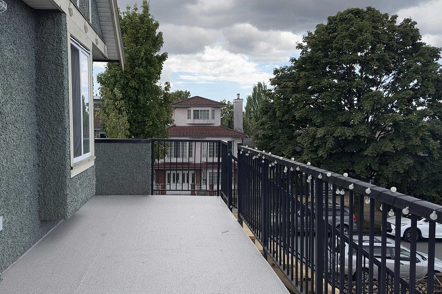 1389 E 54th Avenue Vancouver, BC - 18
