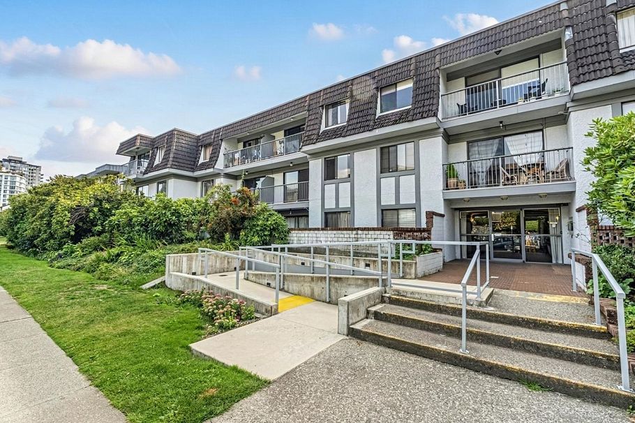 309 275 W 2nd Street North Vancouver, BC - 2