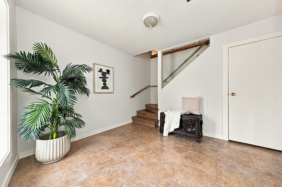 3773 Regent Avenue North Vancouver, BC - 18